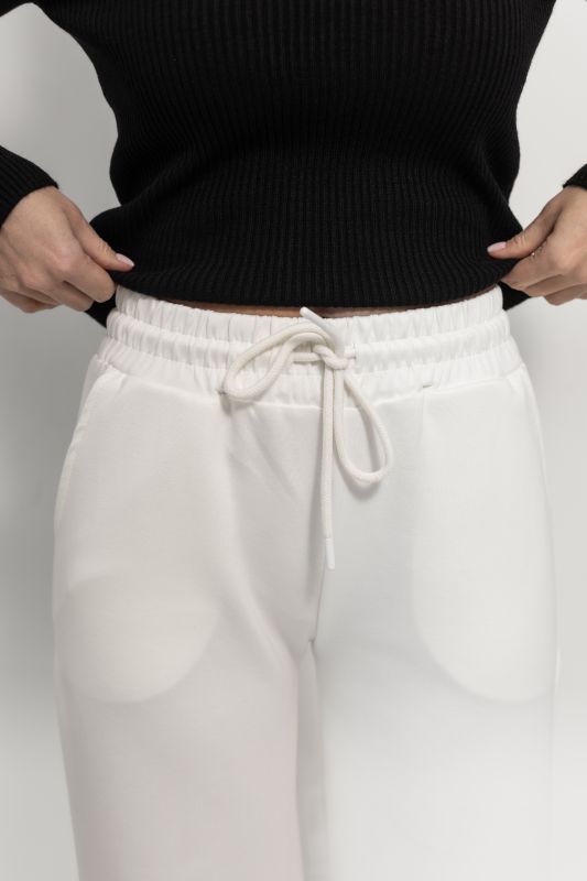 Трикотажні жіночі штани вільного фасону