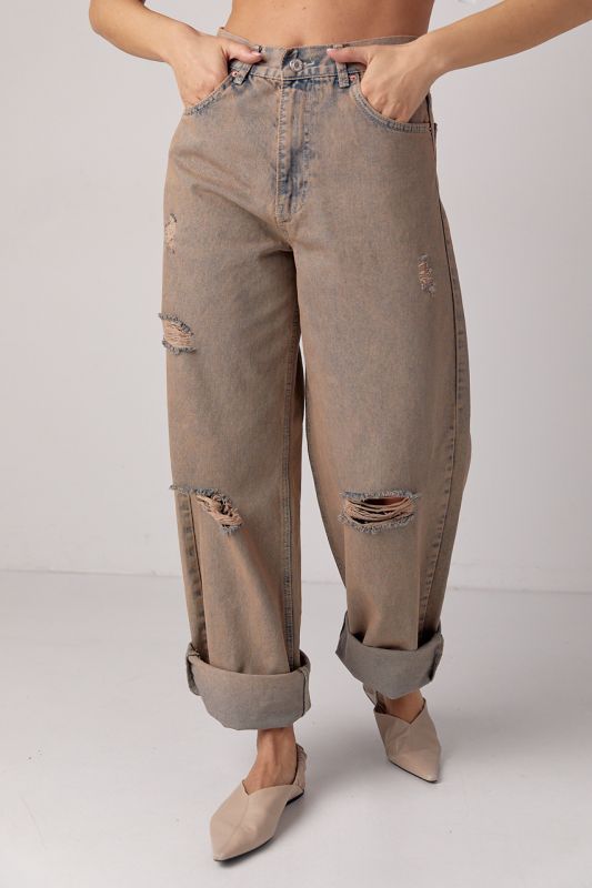 Джинси baggy з рваними елементами