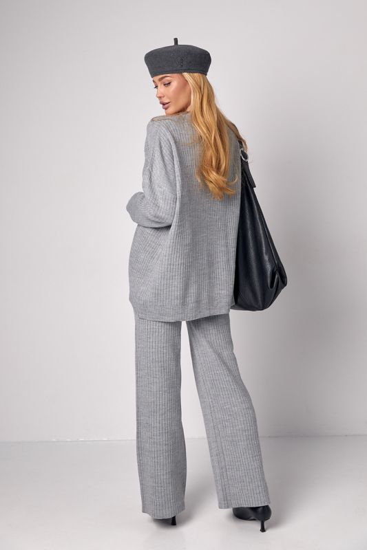Жіночий костюм oversize у рубчик зі штанами палаццо